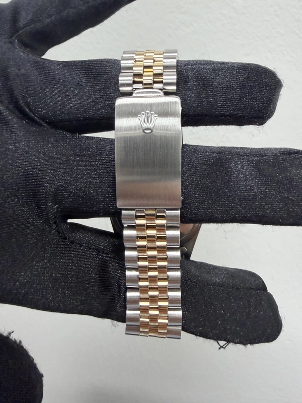 Rolex Datejust Champagne Linen Dial on D Link Jubilee Ref. 16013 1985 view 3