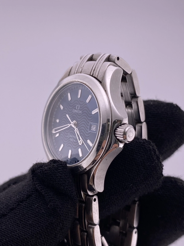 Omega Seamaster 120m Blue Dial on Stainless Steel Bracelet Ref. 2571.81 view 3