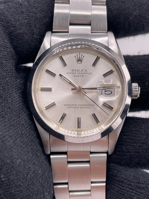 Rolex Oyster Perpetual Date Silver Stick Dial on Oyster Ref. 15000 1987 view 2