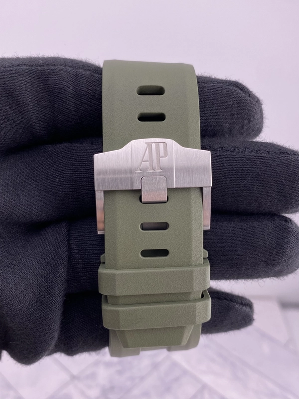 Audemars Piguet Offshore Diver Green Dial on Bracelet Ref. 15720ST.OO.A052CA.01 Card Open Date view 4