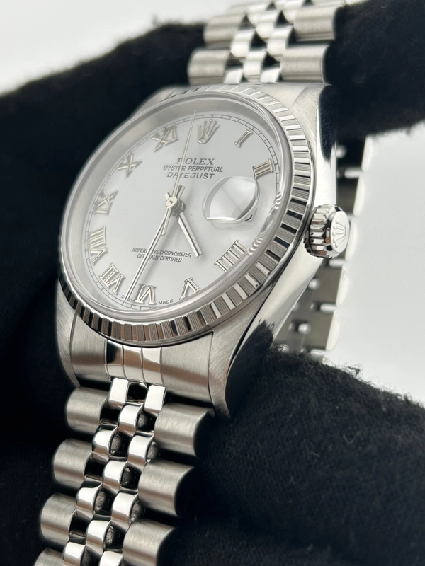 Rolex Datejust 36 White Roman Numerals Dial on Jubilee D Link Bracelet Ref. 16220 2000 view 3