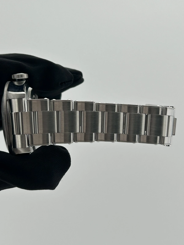 Tudor Black Bay Black Dial on Stainless Steel Bracelet Ref. 79230N Complete Open Date view 5