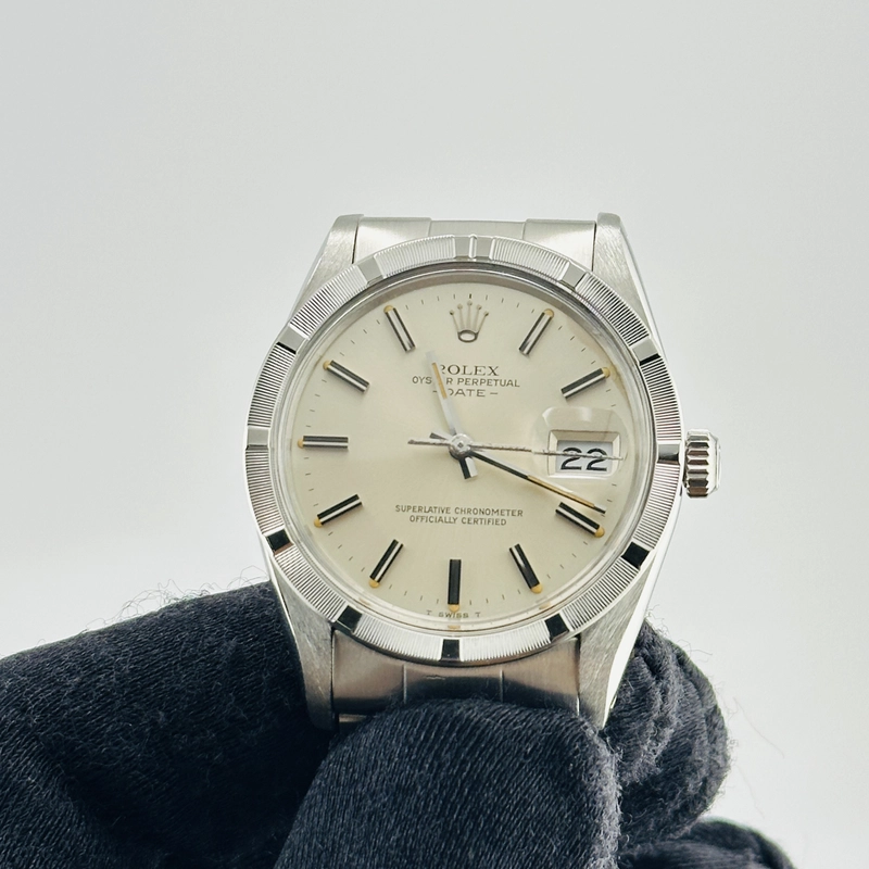 Rolex Oyster Perpetual Date Silver Stick / Has Spots Dial on Oyster Bracelet Ref. 15010 1984 view 3
