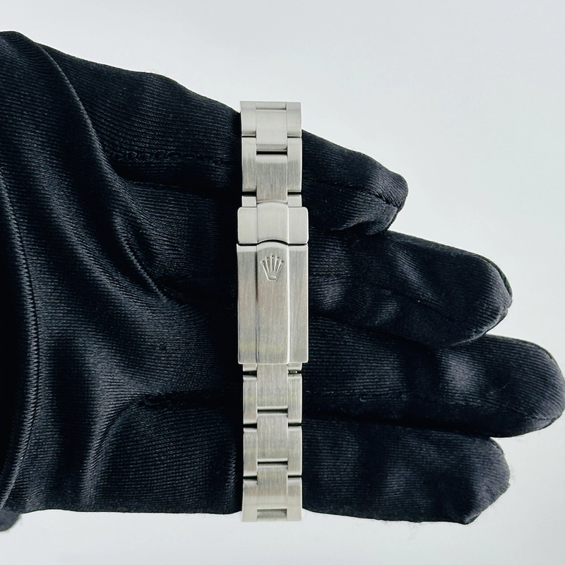 Rolex Oyster Perpetual Black Dial on Oyster Bracelet Ref. 176200 Card 2017 view 4