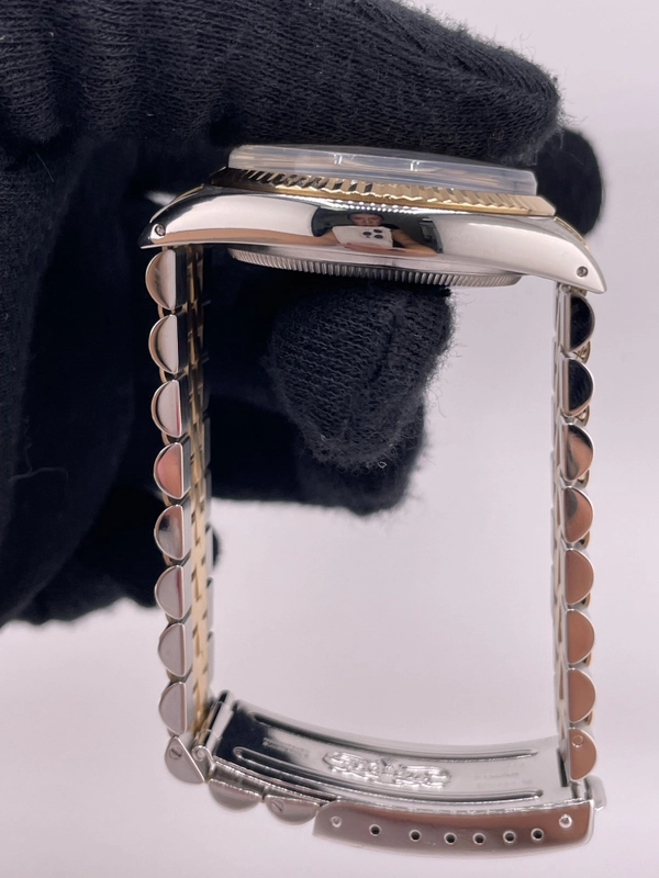 Rolex Datejust Champagne Stick Dial on D Link Jubilee Bracelet Ref. 16013 1987 view 6
