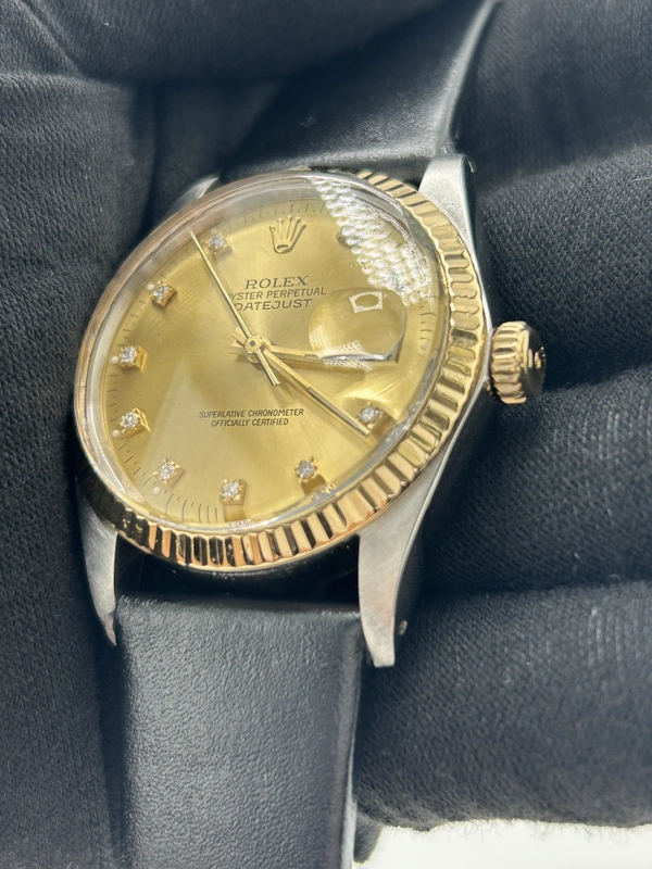 Rolex Datejust 36 Champagne Diamond Dial on Generic Black Leather Strap Ref. 16013 1987 view 3