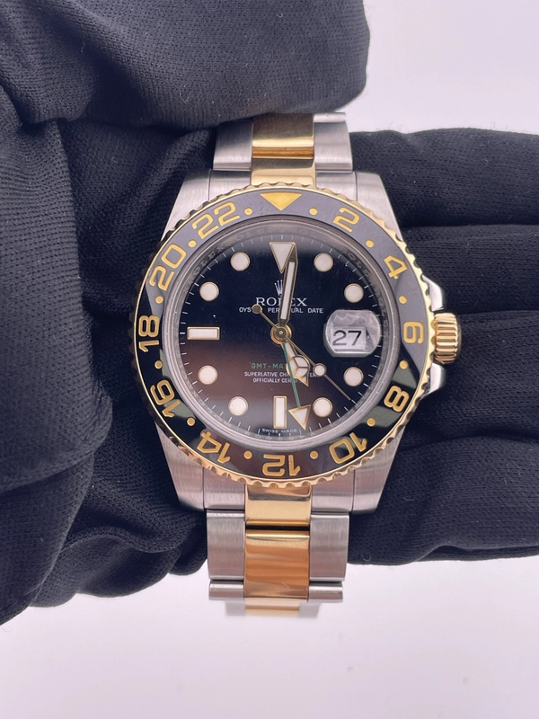Rolex GMT-Master II Black Dial on Oyster Bracelet Ref. 116713 Card 2010 view 2