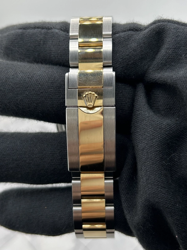 Rolex Daytona Black And Golden Diamond Dial on Oyster Ref. 126503 Card 2025 view 4