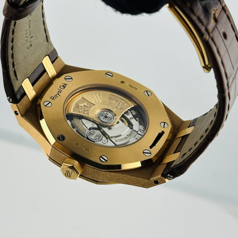 Audemars Piguet Royal Oak Selfwinding White Dial on Leather Strap Ref. 15400OR.OO.D088CR.01 Card 2019 view 4