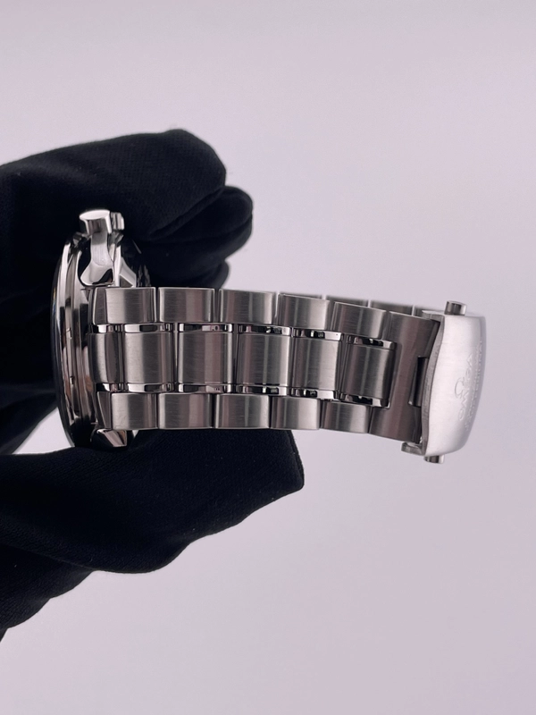 Omega Speedmaster Professional Moonwatch Black Dial on Stainless Steel Ref. 3570.5 view 5