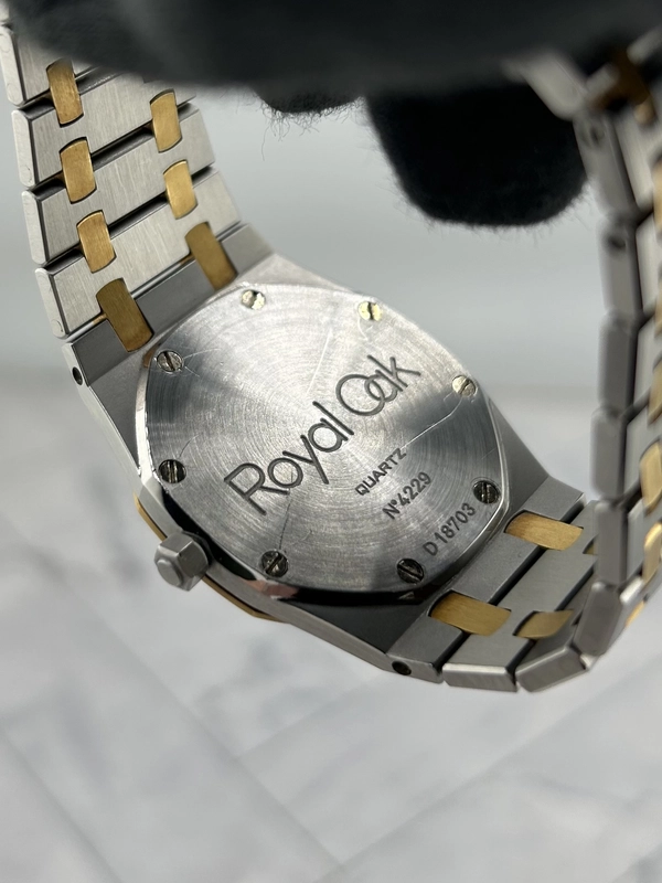 Audemars Piguet Royal Oak Champagne Diamond Tapisserie Dial on 2 Tone Bracelet Ref. 56303SA view 7