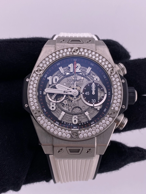 Hublot Big Bang Unico Black Skeleton Dial on Rubber Strap Ref. 411.NX.1170.RX.1104 Archives and Box 2019 view 2