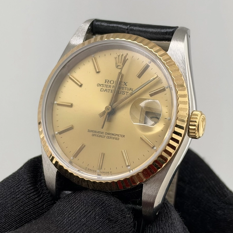 Rolex Datejust 36 Champagne Stick Dial on Generic Leather Strap Ref. 16233 1988 view 2
