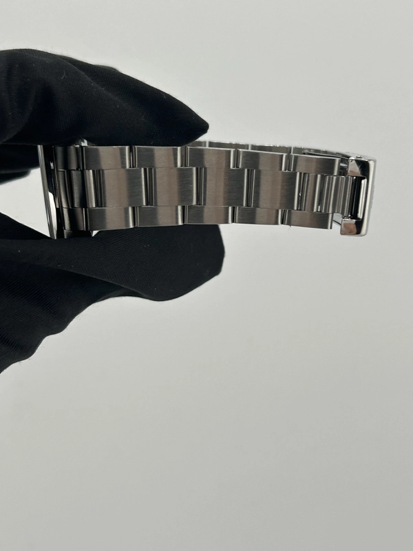 Rolex Oyster Perpetual Black Dial on Oyster Ref. 77080 Papers 2003 view 5