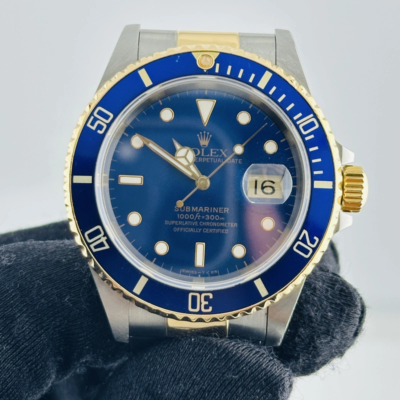 Rolex Submariner Blue Dial on Oyster Bracelet Ref. 16613 1991 view 2