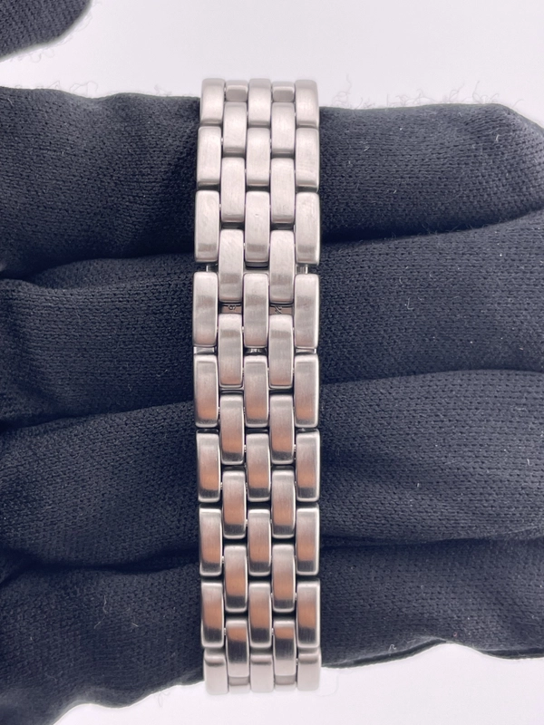 Cartier Cougar Silver Roman Numerals Dial on Stainless Steel Bracelet Ref. W35001F5 view 4