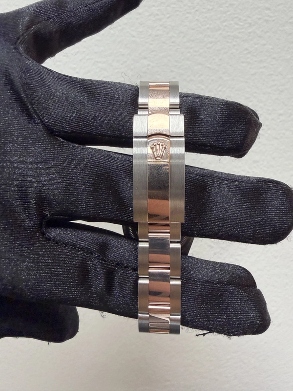 Rolex Datejust Lady Aubergine Diamond Dial on Oyster Ref. 279171 Card 2026 view 3