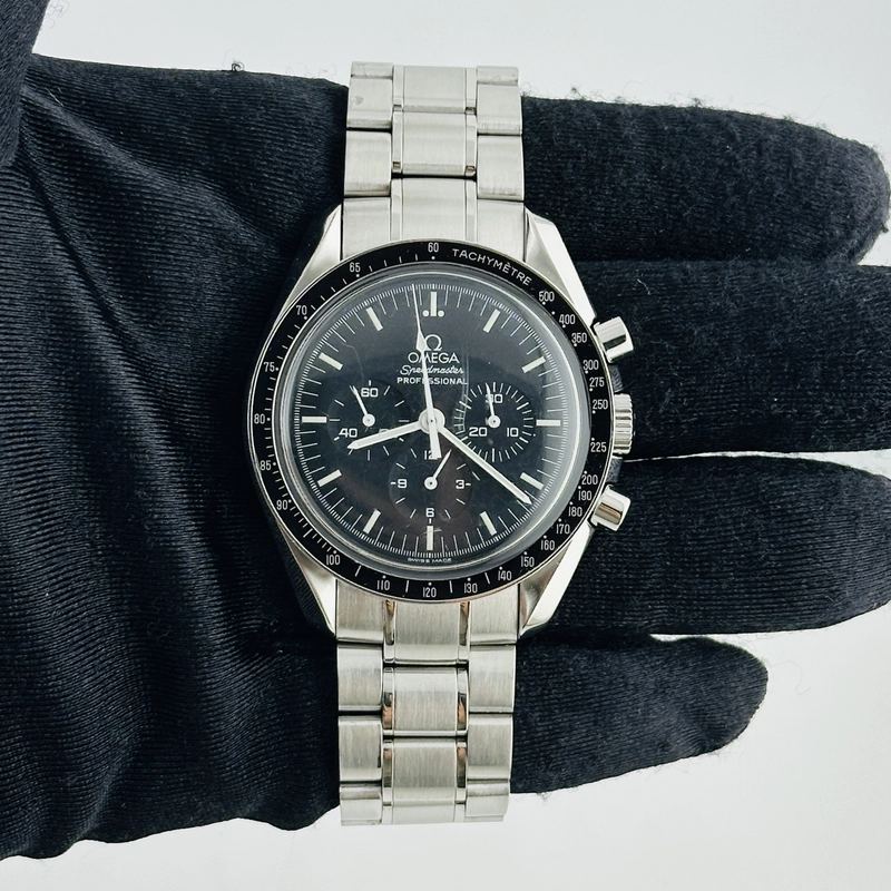 Omega Speedmaster Hesalite Black Dial on Stainless Steel Bracelet Ref. 3572.50.00 Card Open Date view 2