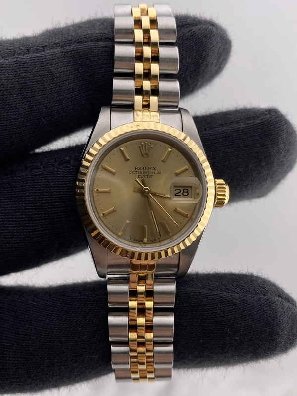 Rolex Datejust Lady Champagne Stick Dial on D Link Jubilee Ref. 69173 1986 view 2
