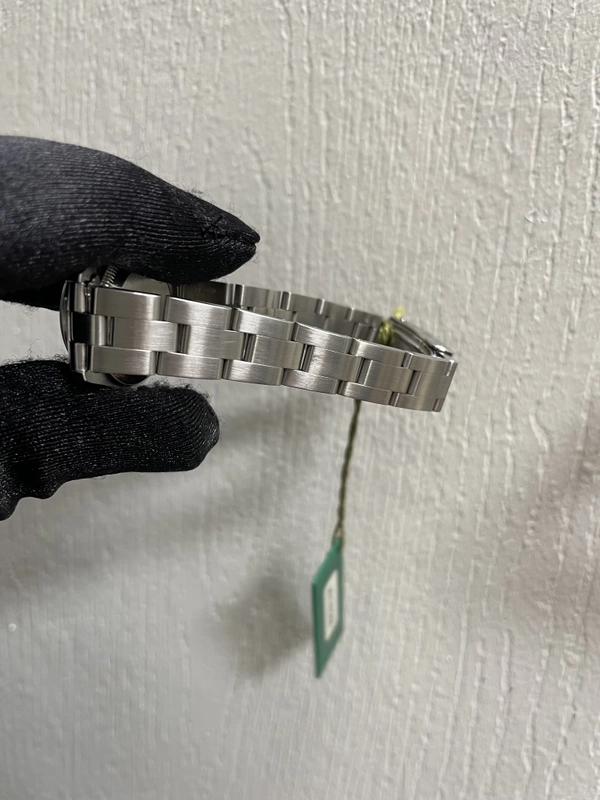 Rolex Oyster Perpetual Black Dial on Oyster Ref. 67180 Papers 1995 view 4