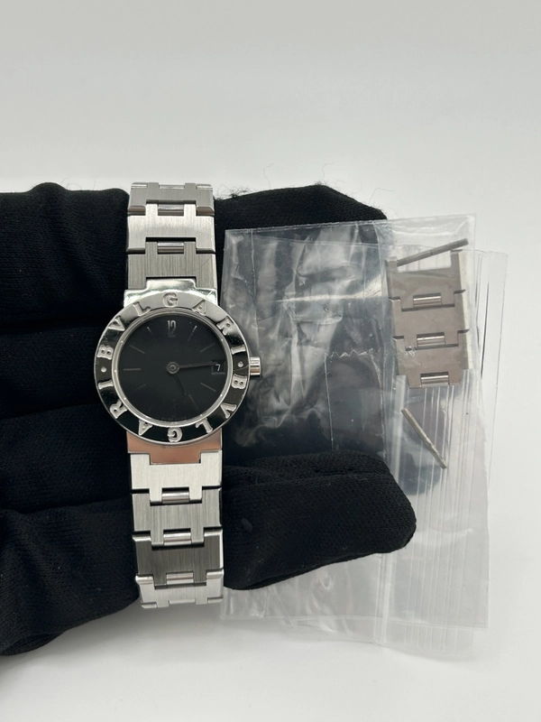 Bvlgari Bulgari Black Dial on Stainless Steel Bracelet Ref. BB23SSD view 8