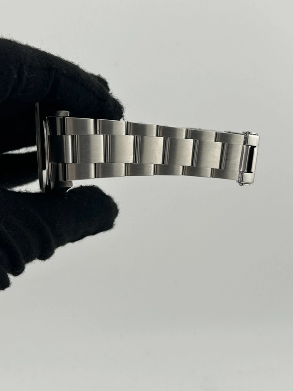 Rolex Explorer I Black Dial on Oyster Steel Bracelet Ref. 114270 Card 2008 view 5