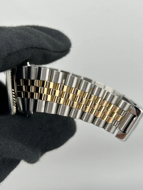 Rolex Datejust Champagne Stick Dial on D Link Jubilee Bracelet Ref. 16013 1983 view 5