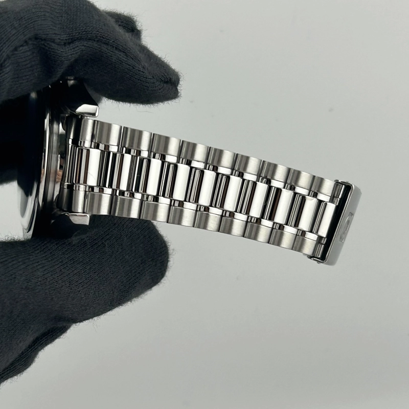 Omega Speedmaster Reduced Black Dial on Stainless Steel Bracelet Ref. 3510.5 Card 1994 view 5