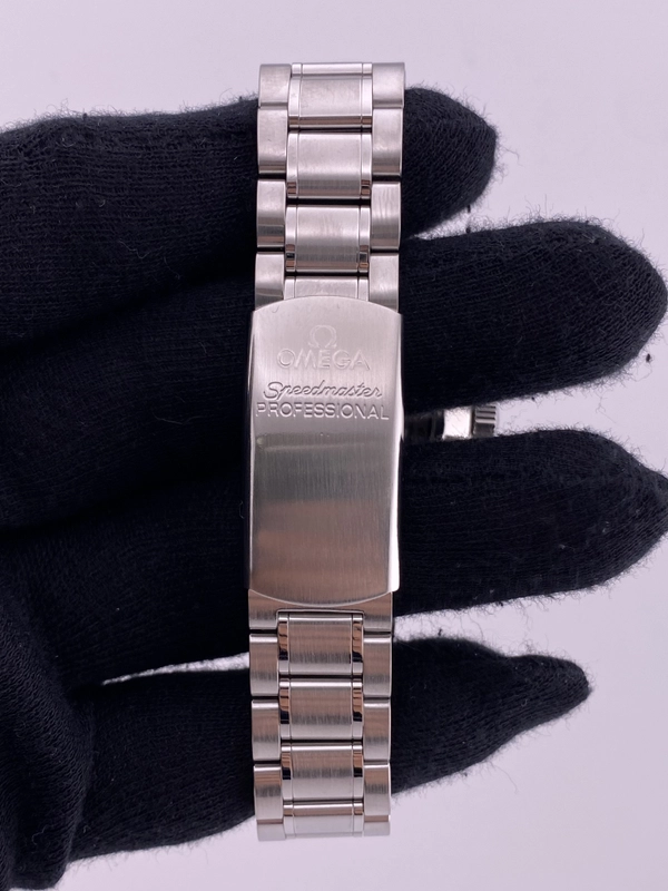 Omega Speedmaster Hesalite Black Dial on Stainless Steel Ref. 3572.5 view 4