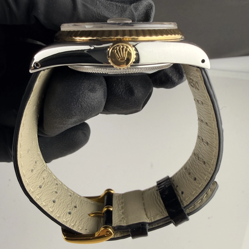 Rolex Datejust 36 Champagne Stick Dial on Generic Leather Strap Ref. 16233 1991 view 2