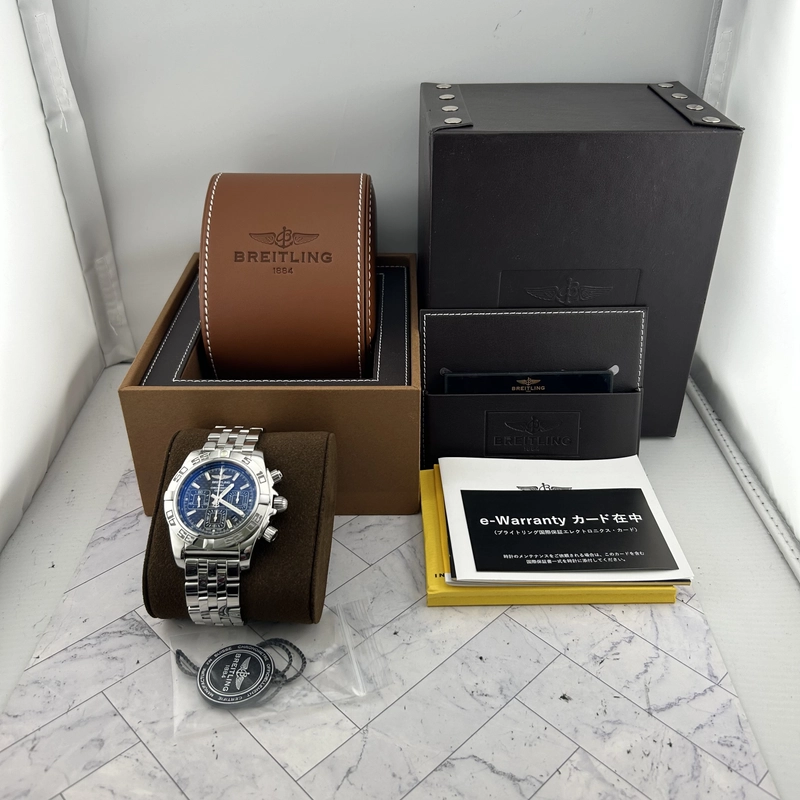Breitling Chronomat Black Carbon Dial on Stainless Steel Ref. AB0110/AB0110121B2A1 Card 2018 view 7