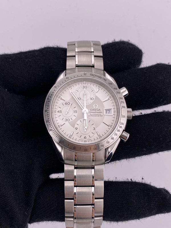 Omega Speedmaster Date/Day‑Date Silver Dial on Stainless Steel Bracelet Ref. 3211.30 Card 2011 view 2