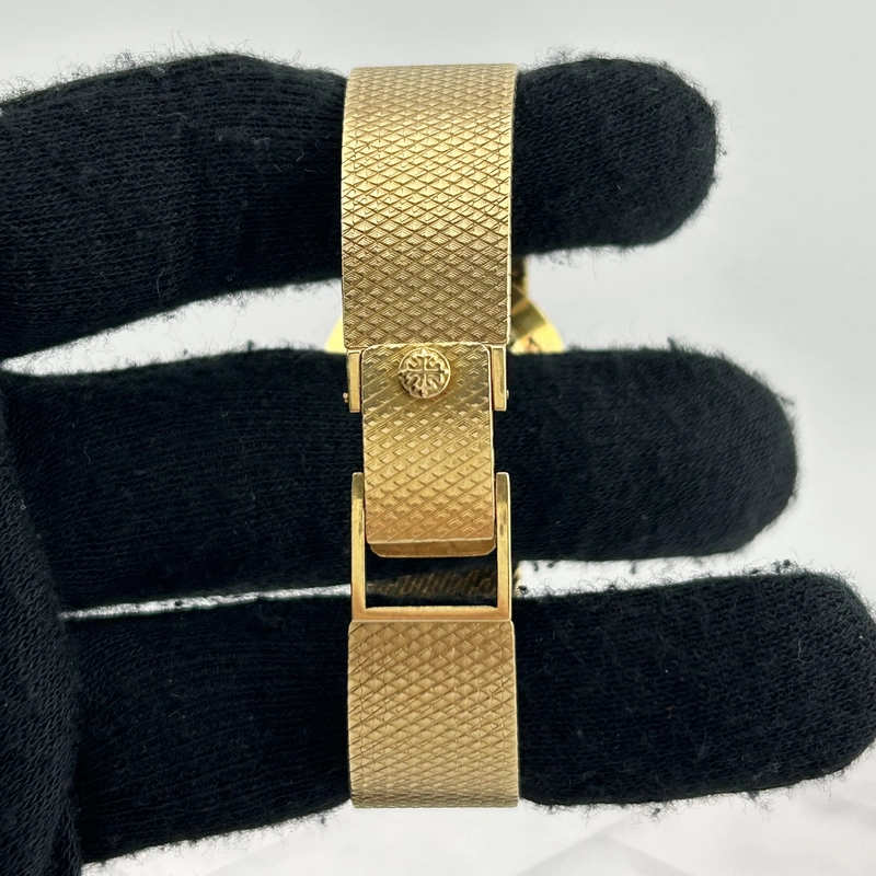 Patek Philippe Calatrava Gold Dial on Mesh Ref. 3338 view 3