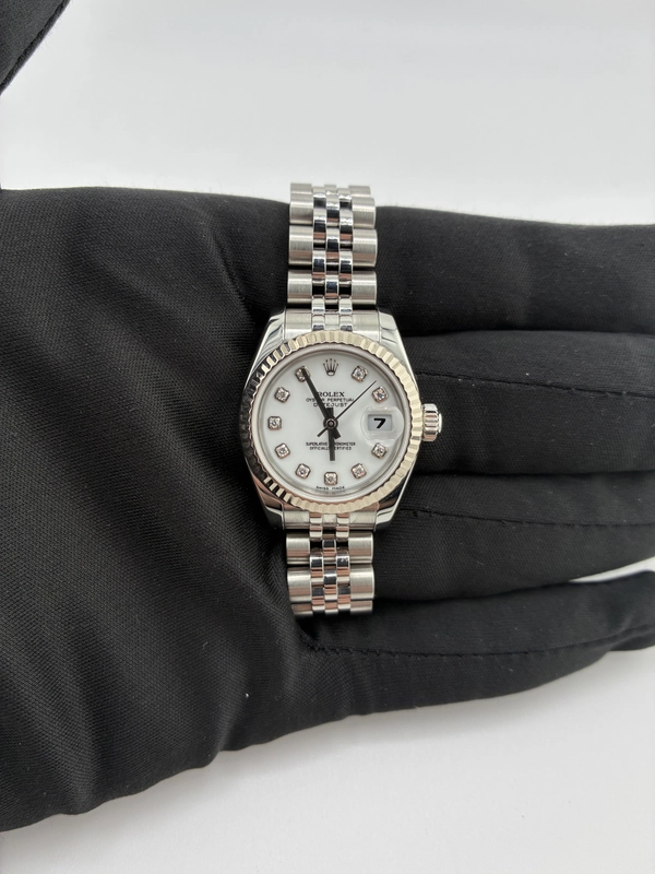 Rolex Datejust Lady White Diamond Dial on Jubilee Ref. 179174G Papers 2006 view 3