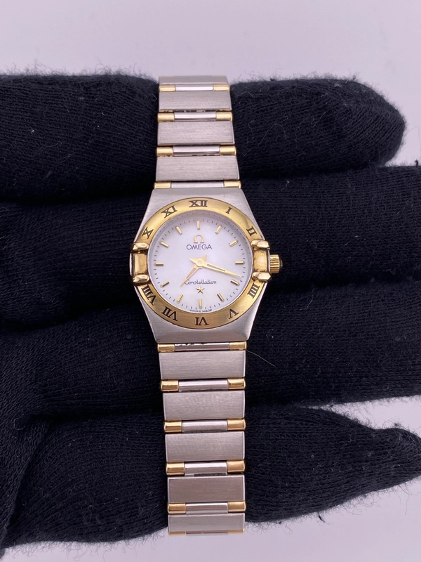 Omega Constellation White Dial on Stainless Steel & Yellow Gold Ref. 1262.70 view 2