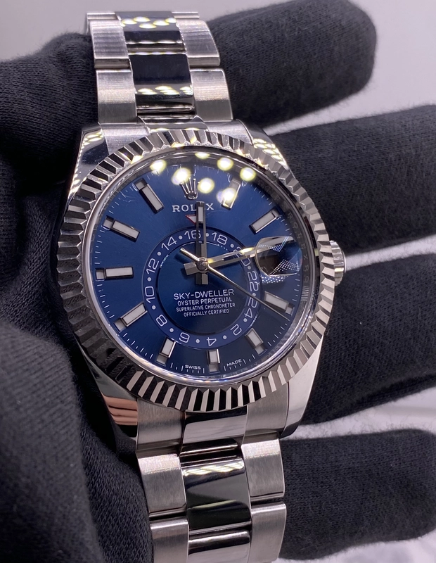 Rolex Sky Dweller Blue Dial on Oyster Ref. 326934 Card 2018 view 3