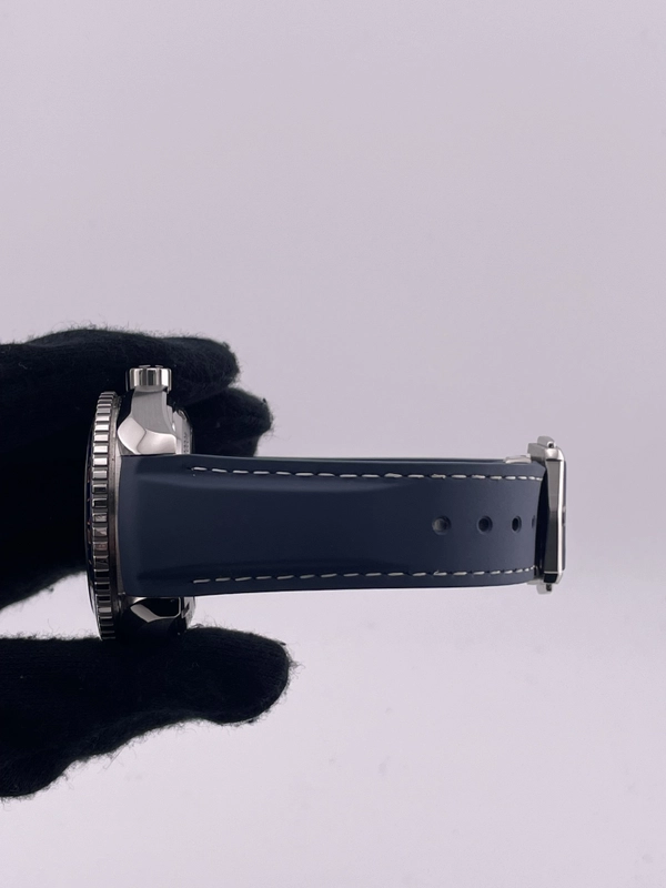 Omega Seamaster Planet Ocean 600M Blue Dial on Blue Rubber Strap Ref. 232.32.44.22.03.001 Card 2019 view 5