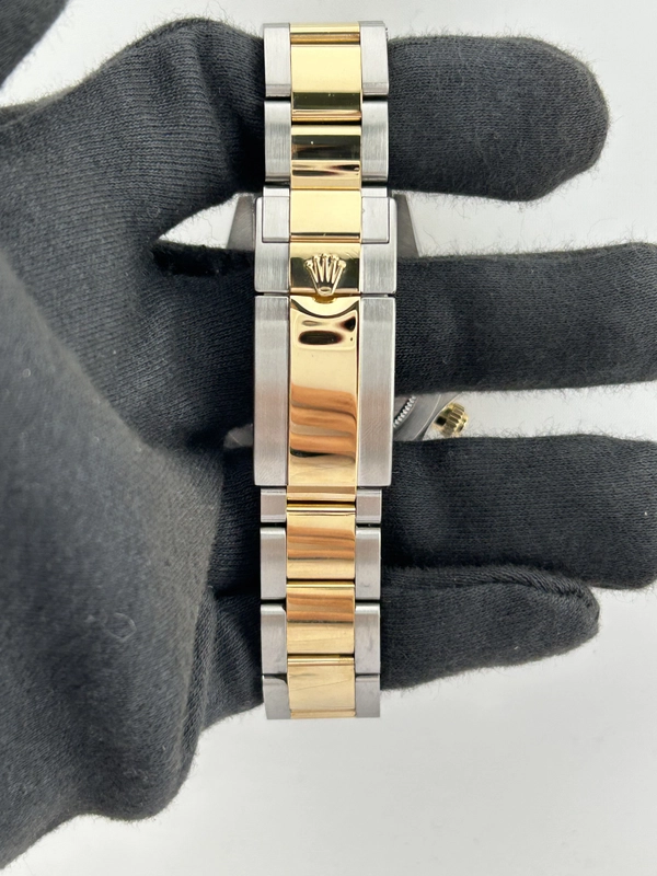 Rolex Daytona Champagne Diamond Dial on Oyster Ref. 116523 Card 2014 view 4