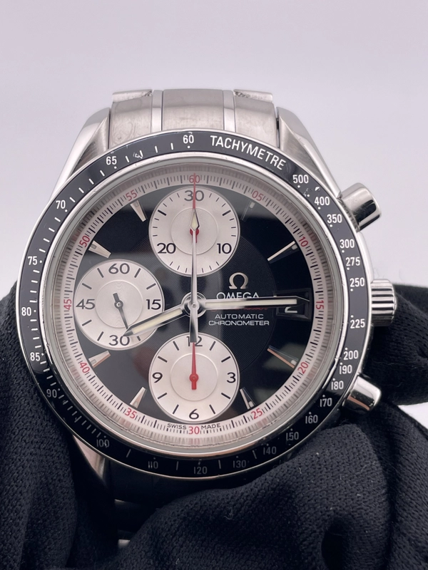 Omega Speedmaster Date Black Dial on Stainless Steel Bracelet Ref. 3210.51 Card 2011 view 3