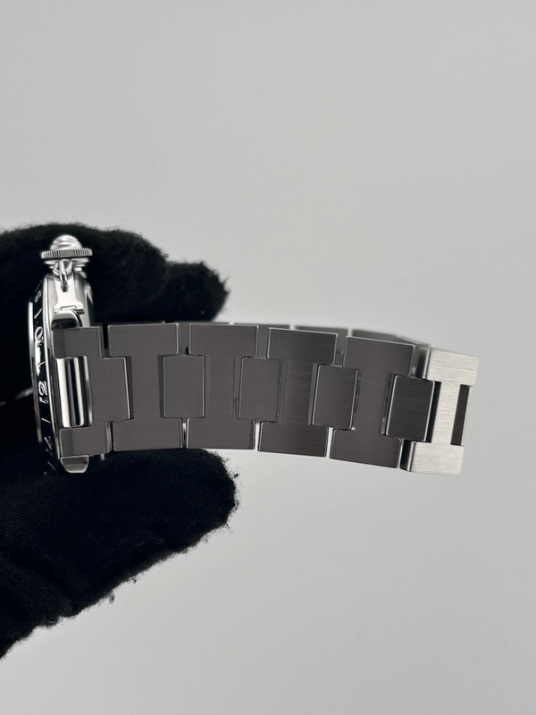 Cartier Pasha C Silver Dial on Stainless Steel Bracelet Ref. W31029M7 Manuals Only and Box view 5