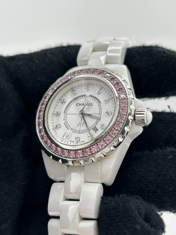Chanel J12 White Dial on White Ceramic Bracelet Ref. H2010 view 3