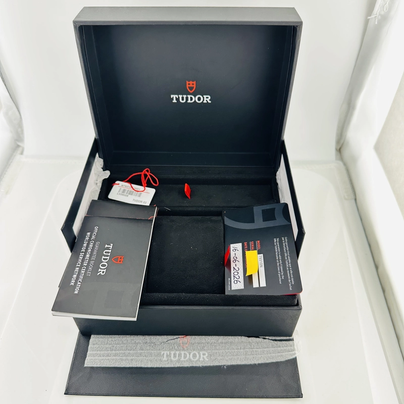 Tudor Black Bay Chrono Yellow With Black Sub Counters Dial on Stainless Steel Bracelet Ref. M79310N-0001 Complete 2026 view 8