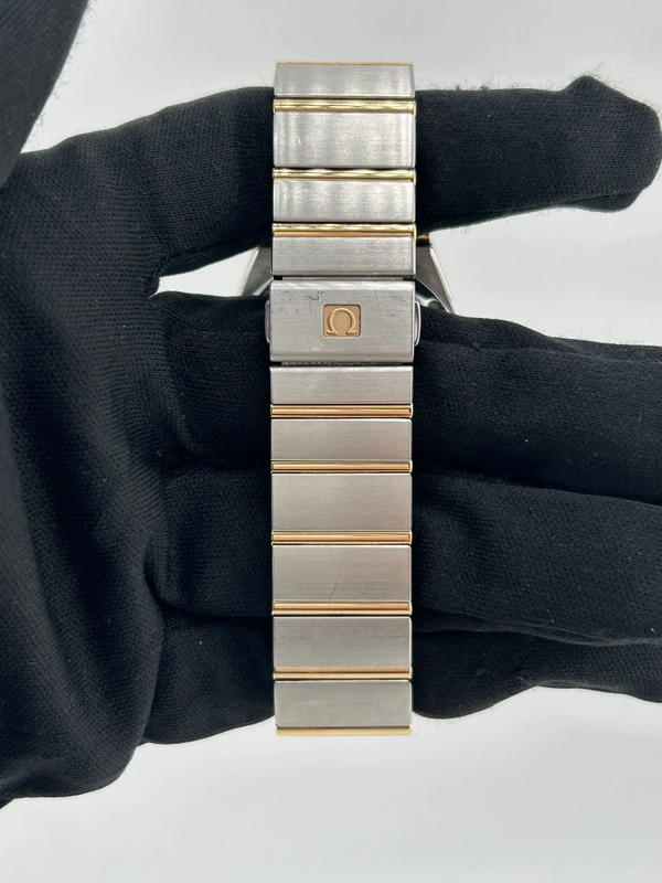 Omega Constellation Day/Date Silver Dial on Stainless Steel And Red Gold Bracelet Ref. 123.25.38.22.02.001 Complete 2018 view 4