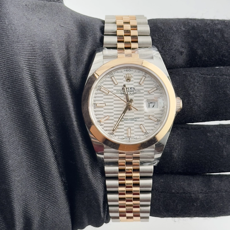 Rolex Datejust 41 Silver Fluted Motif Dial on Jubilee Ref. 126301 Card 2023 view 2