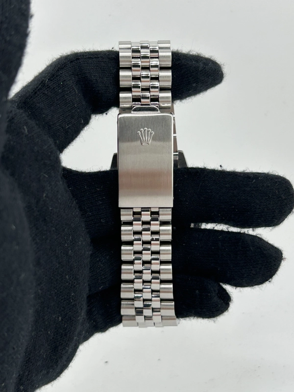 Rolex Datejust 36 Silver Stick Dial on Jubilee D Link Bracelet Ref. 16030 1984 view 4