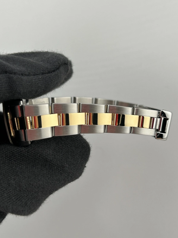 Rolex Oyster Perpetual White Roman Dial on Oyster Bracelet Ref. 67183 1996 view 5