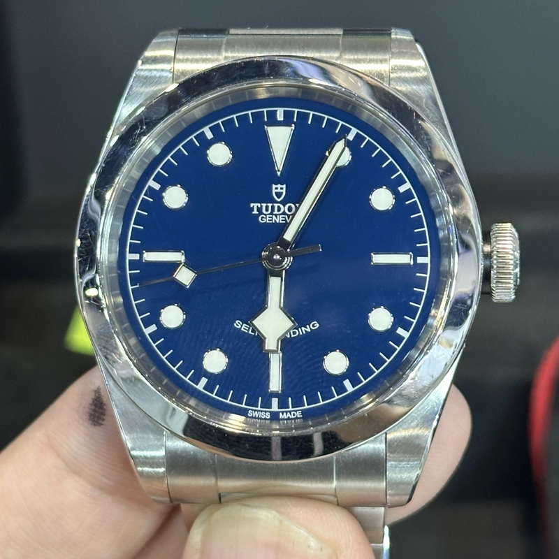 Tudor Black Bay Blue Dial on Stainless Steel Bracelet Ref. M79540-0004 with Box view 4