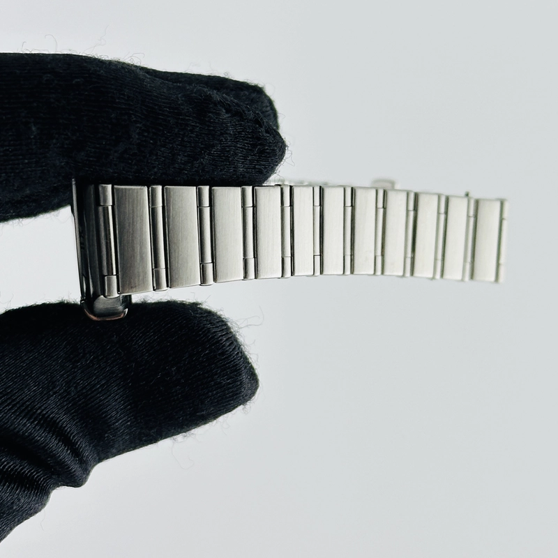 Omega Constellation Salmon Pink Dial on Stainless Steel Bracelet Ref. 1561.61.00 Card 2001 view 5