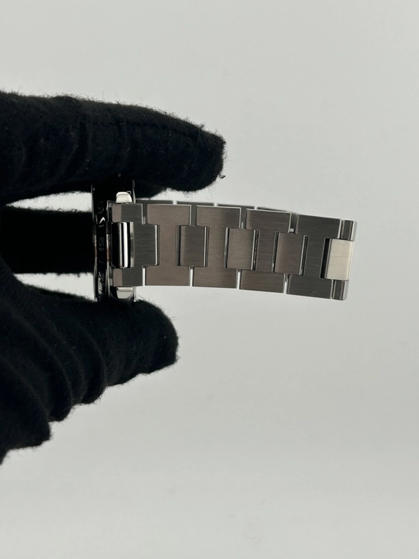 Cartier Pasha GMT Silver Dial on Stainless Steel Bracelet Ref. W31029M7 view 5