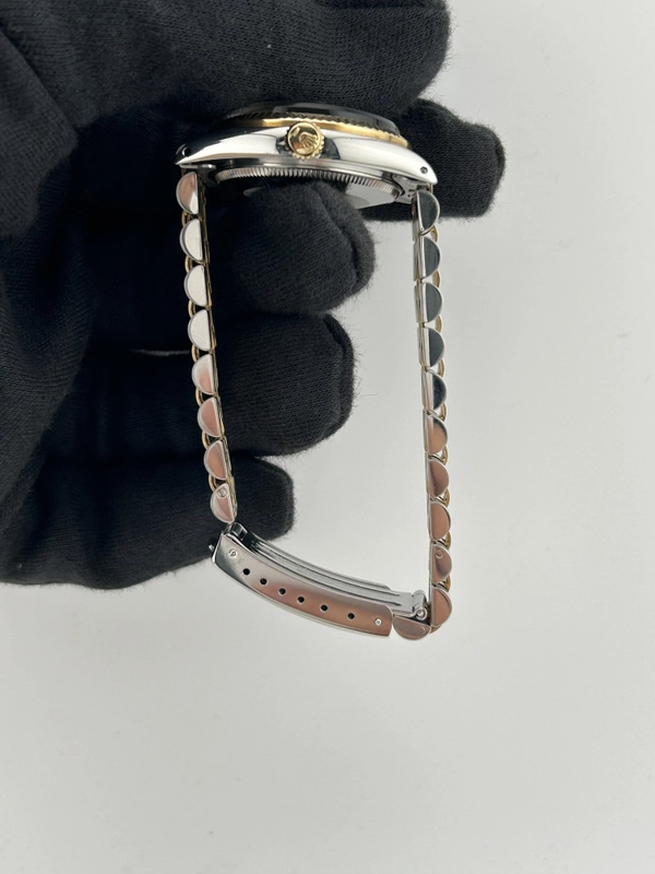 Rolex Datejust Champagne Stick Dial on D Link Jubilee Bracelet Ref. 6827 1984 view 6